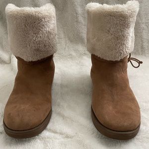 QBG 9 1/2 brown and white